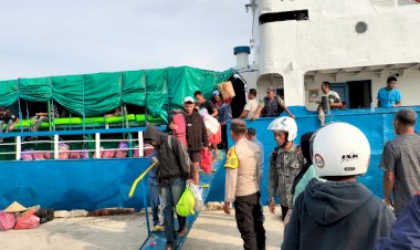 KP3-LAUT-REO-LAKSANAKAN-PENGAMANAN-KAPAL-PENUMPANG-PERINTIS-DI-PELABUHAN-LAUT-REO
