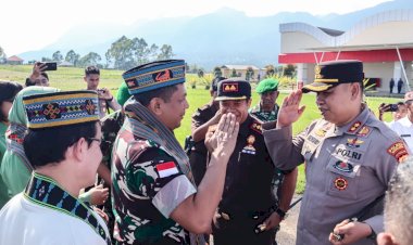 JAGA-SOLIDARITAS-DAN-SINERGITAS-TNI–POLRI,-KAPOLRES-MANGGARAI-HADIRI-PENJEMPUTAN-KUNJUNGAN-DANREM-161/WIRA-SAKTI-DI-BANDAR-UDARA-FRANS-SALES-LEGA