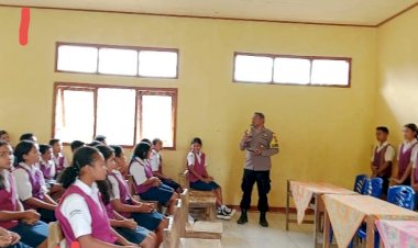 BHABINKAMTIBMAS-DESA-NAO-GELAR-SOSIALISASI-PENDAFTARAN-SMA-TARUNA-KEMALA-BHAYANGKARA-DI-SMPN-2-SATAR-MESE