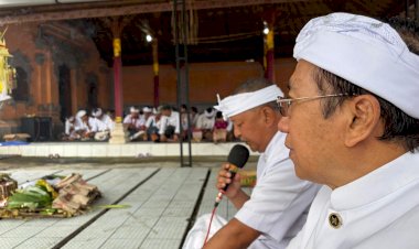 MENINGKATKAN-KUALITAS-KEIMANAN-DALAM-PENGABDIAN-KEPADA-POLRI,-PERSONEL-PNPP-POLRES-MANGGARAI-YANG-BERAGAMA-HINDU-LAKSANAKAN-IBADAH-HARI-SUCI-GALUNGAN-DI-PURA-AGUNG-WASO-GIRI--NATHA--RUTENG