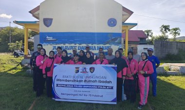 Satpolairud-Polres-Manggarai-Gelar-Bakti-Sosial-di-Kecamatan-Reok-dalam-Rangka-HUT-Polairud-ke-75