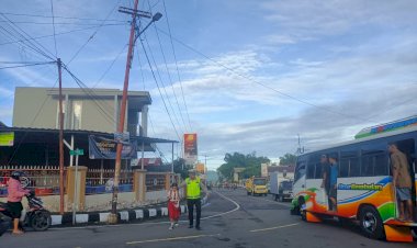 Anggota-Polres-Manggarai-Laksanakan-Strong-Point-Pagi-di-Sejumlah-Titik-Rawan-Kota-Ruteng