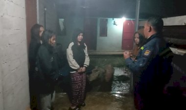Bhabinkamtibmas-Polres-Manggarai-Laksanakan-Sambang-dan-Patroli-Dialogis-di-Kos-Mahasiswa