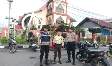 Anggota-Polres-Manggarai-Laksanakan-Pengamanan-Ibadah-Minggu-di-Wilayah-Hukum-Polres-Manggarai