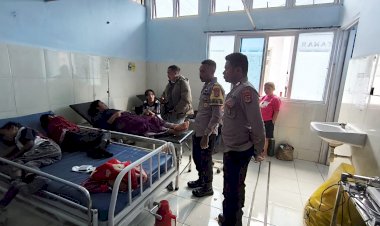 Dugaan-Adanya-Warga-Keracunan,-Polres-Manggarai-Polda-NTT-Turun-Langsung-Dampingi-Pasien,-Pastikan-Warga--Dapatkan--perawatan-yang-baik-.