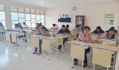 Puluhan-Calon-Karyawan-SPPG-Polri-Ikuti-Tes-Psikologi-di-SMK-Sadar-Wisata-Ruteng