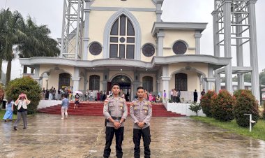 Polres-Manggarai-Polda-NTT-Hadir-Berikan-Pengamanan-Maksimal-pada-Ibadah-Hari-Minggu