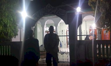 BHABINKAMTIBMAS-POLSEK-REO-LAKSANAKAN-PENGAMANAN-SHOLAT-TARAWIH-DI-MESJID-NURUL-ANWAR-REO