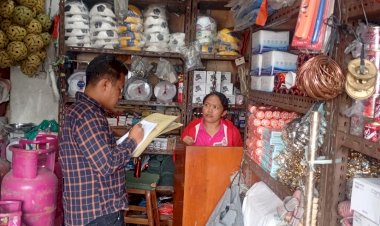 Pastikan-Stok-Aman-Selama-Ramadan,-Polres-Manggarai-Pantau-Harga-LPG-di-Toko-Mega-Jaya