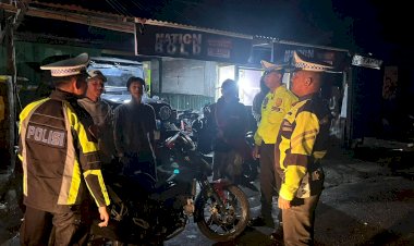 Polres-Manggarai-Tingkatkan-Patroli-Malam-di-Jalan-Motang-Rua-dan-Adi-Sucipto,-Antisipasi-Balap-Liar-dan-Parkir-Liar