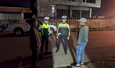 Patroli-Malam-Polres-Manggarai-Intensifkan-Pengawasan,-Antisipasi-Balap-Liar-dan-Tekan-Angka-Kecelakaan-Lalu-Lintas