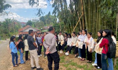 Bhabinkamtibmas-Polres-Manggarai-Laksanakan-Sambang-dan-Patroli-Dialogis-di-Kos-Mahasiswa-Kelurahan-Tenda