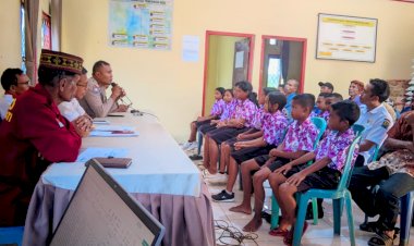 Bhabinkamtibmas-Hadiri-Deklarasi-Desa-Ramah-Anak-di-Desa-Nati,-Wujud-Nyata-Perlindungan-Generasi-Muda