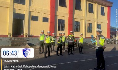 Anggota-Satlantas-Laksanakan-Pengaturan-Pagi,-Wujud-Nyata-Pelayanan-Demi-Keamanan-dan-Keselamatan-Masyarakat
