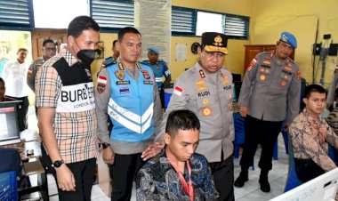Jangan-Percaya-Calo!”-Pesan-Tegas-Kapolda-NTT-Saat-Tinjau-Seleksi-Taruna-AKPOL-2026-di-Kupang