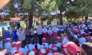 Sat-Binmas-Polres-Manggarai-Gencarkan-Sosialisasi-Pencegahan-Bullying-di-SD-K-Taga,-Wujudkan-Sekolah-Aman-dan-Ramah-Anak