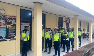 ANGGOTA-SATLANTAS-POLRES-MANGGARAI-LAKSANAKAN-PENGATURAN-PAGI-GUNA-WUJUDKAN-KAMSELTIBCAR-LANTAS-DI-WILAYAH-KOTA-RUTENG