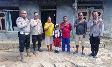 Viral-karena-Kaos-Kaki-dari-Arang,-Siswa-di-TTS-Dapat-Bantuan-Perlengkapan-Sekolah-dari-Kapolda-NTT