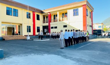 WAKA-POLRES-MANGGARAI-TEGASKAN-DISIPLIN-DAN-PENINGKATAN-PELAYANAN-POLRI-MENYAMBUT-HARI-BHAYANGKARA-KE-80
