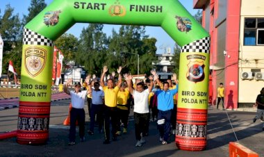 Semarak-HUT-Bhayangkara-ke-80,-Polda-NTT-Gelar-Jalan-Santai,-Senam-Bersama-hingga-Door-Prize-Spektakuler