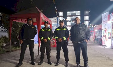 Bhabinkamtibmas-Polres-Manggarai-Bersama-Dinas-Perhubungan-Amankan-Festival-Ekonomi-dan-Bisnis-di-Kampus-STIE-Karya-Ruteng