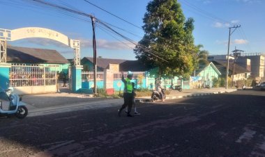 Satlantas-Polres-Manggarai-Laksanakan-Pengaturan-Pagi-Demi-Kelancaran-Aktivitas-Masyarakat