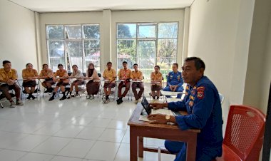 POLAIRUD-POLRES-MANGGARAI-POLDA-NTT-TINGKATKAN-KOMPETENSI-GENERASI-MUDA-PESISIR,-BERIKAN-PEMBELAJARAN-DIVING-DAN-SNORKELING-KEPADA-SISWA-SMK-MUTIARA-BANGSA-REOK