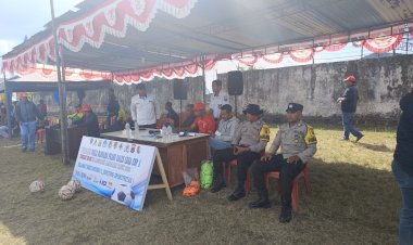 Wujudkan-Pertandingan-Aman-dan-Kondusif,-Bhabinkamtibmas-Amankan-Turnamen-Pelajar
