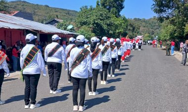 MERIAHKAN-HUT-KEMERDEKAAN-RI-KE-81,-POLSEK-REO-DUKUNG-SEMARAK-LOMBA-GERAK-JALAN-INDAH-TINGKAT-KECAMATAN-REOK
