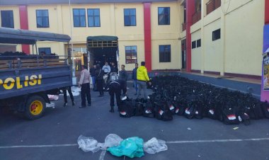 Polres-Manggarai-Terus-Bergerak-Bagi-Kemanusiaan,-Salurkan-Bantuan-Logistik-ke-Wilayah-Terdampak-Gempa