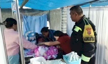Bhabinkamtibmas-Polres-Manggarai-Bantu-Rujuk-Bayi-Penyintas-Gempa-yang-Mengalami-Kejang-ke-RSUD-Ruteng
