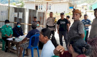 Bhabinkamtibmas-Kawal-Pemeriksaan-Kesehatan-Gratis-bagi-Korban-Gempa-di-Bangka-Ruang
