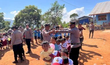 Polres-Manggarai-Berikan-Trauma-Healing-kepada-115-Anak-Penyintas-Gempa-Bumi-dalam-Operasi-Aman-Nusa-II-Turangga-2026