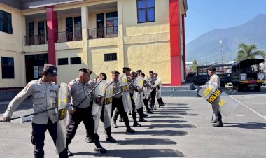 Sat-Samapta-Polres-Manggarai-Gelar-Latihan-Dalmas-untuk-Tingkatkan-Kesiapsiagaan-Personel
