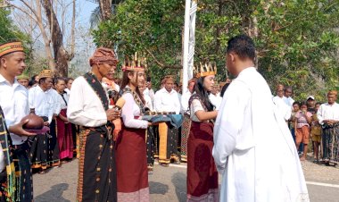 POLRES-MANGGARAI-HADIR-AMANKAN-PENJEMPUTAN-IMAM-BARU-RP.-STEFANUS-FERDINANDES,-SVD-DI-WAE-PESI,-REOK