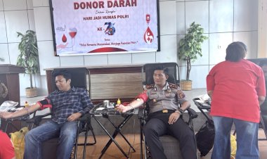 POLISI-BERSAMA-MASYARAKAT-JAGA-REPUTASI-POLRI,-HUMAS-POLRES-MANGGARAI-GELAR-DONOR-DARAH-SAMBUT-HARI-JADI-HUMAS-KE-75