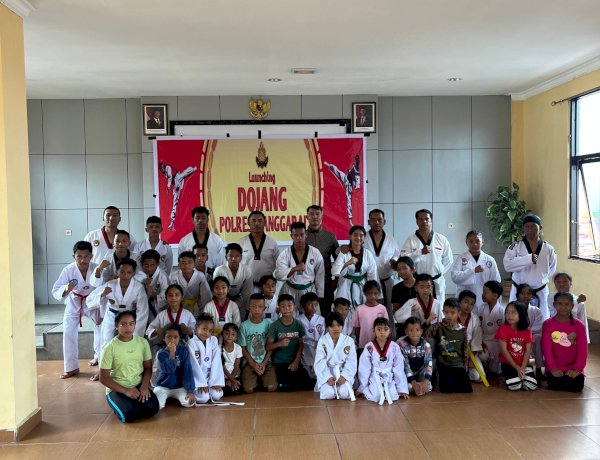 POLRES MANGGARAI LAUNCHING DOJANG TAEKWONDO, BANGUN GENERASI MUDA YANG SEHAT DAN BERPRESTASI