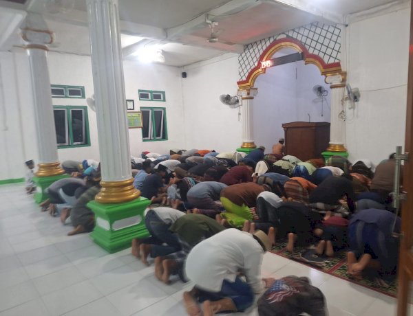 Polsek Reo Polres Manggarai Polda NTT Gelar Pengamanan Shalat Tarawih, Pastikan Situasi Kondusif Selama Ramadan 1447 H