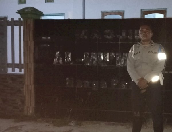 POLSEK SATAR MESE LAKSANAKAN PENGAMANAN SHOLAT TARAWIH RAMADAN 1447 H DI MASJID AL-MU’MININ NANGAPA’ANG