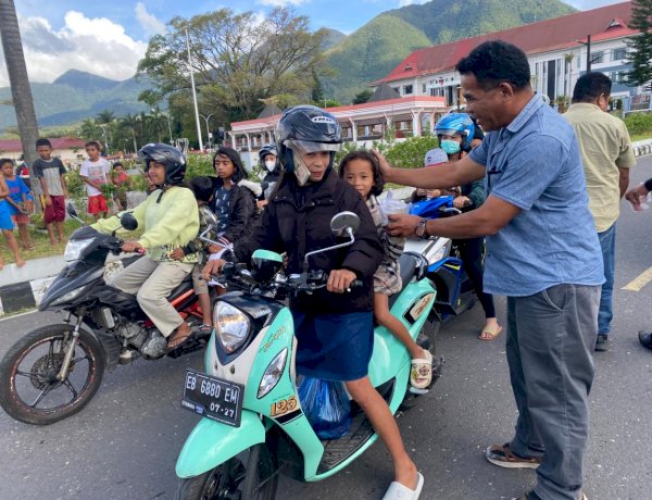 Sat Intelkam Polres Manggarai Berbagi Kasih, Dipimpin Kasat Intel IPTU Adrianus Gon Alastan