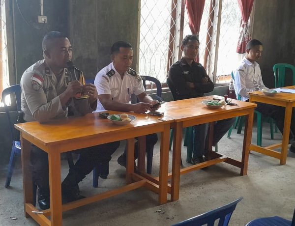 Bhabinkamtibmas Desa Buar Hadiri Rapat Penetapan APBDes Benteng Tubi Tahun 2026