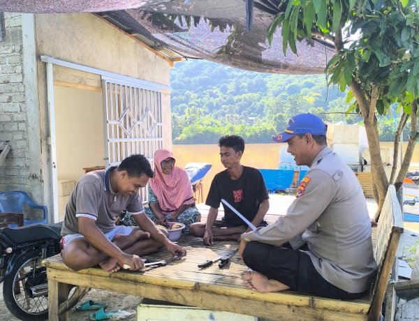 Tingkatkan Keselamatan Nelayan, Sat Polairud Polres Manggarai Gelar Sambang di Dusun Bronjong