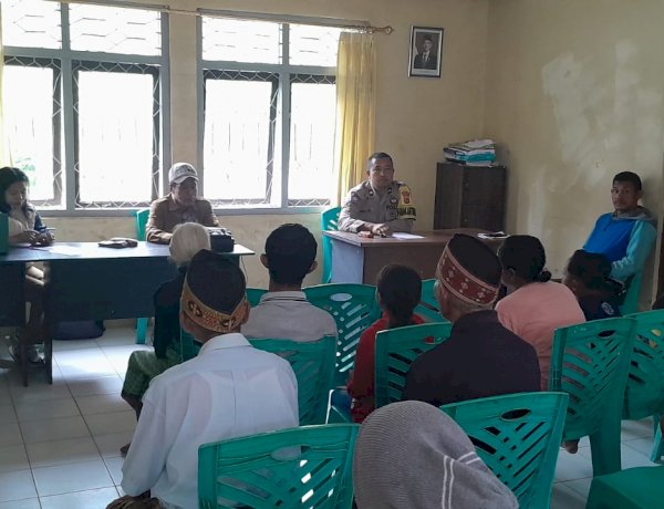 BHABINKAMTIBMAS DESA BUAR MONITOR PENYALURAN BLT DANA DESA SERTA SAMPAIKAN HIMBAUAN KAMTIBMAS KEPADA MASYARAKAT