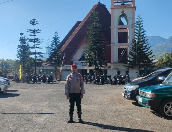 Polres Manggarai Laksanakan Pengamanan Misa Hari Minggu, Wujud Pelayanan Prima Kepada Masyarakat