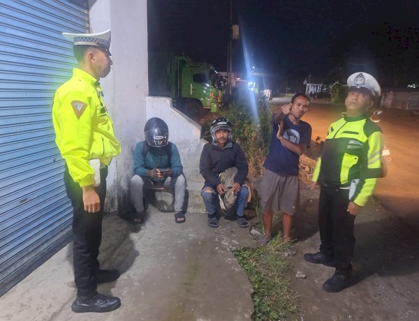 SATLANTAS POLRES MANGGARAI GELAR PATROLI MALAM ANTISIPASI BALAP LIAR DAN KECELAKAAN LALU LINTAS