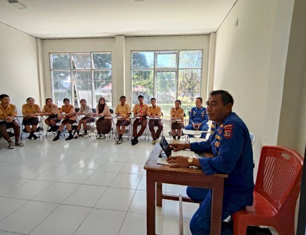 POLAIRUD POLRES MANGGARAI POLDA NTT TINGKATKAN KOMPETENSI GENERASI MUDA PESISIR, BERIKAN PEMBELAJARAN DIVING DAN SNORKELING KEPADA SISWA SMK MUTIARA BANGSA REOK