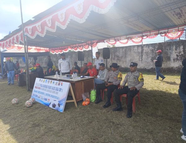 Wujudkan Pertandingan Aman dan Kondusif, Bhabinkamtibmas Amankan Turnamen Pelajar