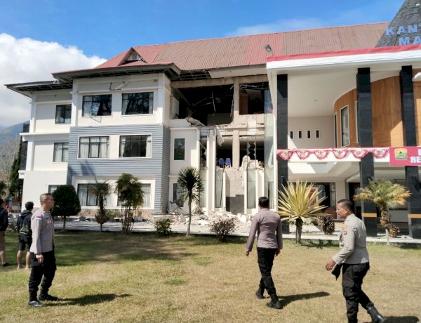 Polres Manggarai Laksanakan Patroli Pantau Dampak Gempa Bumi di Seputaran Kota Ruteng