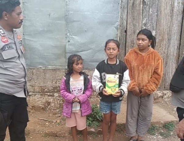 Polres Manggarai Salurkan Bantuan Kapolri kepada Warga Terdampak Gempa di Cibal