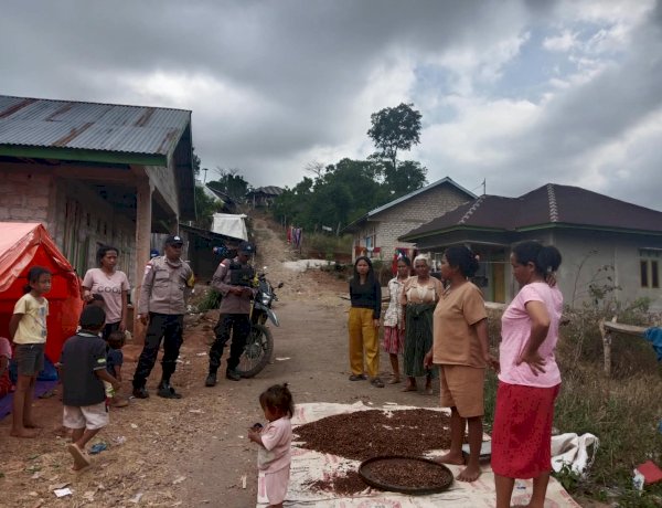 Bhabinkamtibmas Polres Manggarai Data Tenda Pengungsian Mandiri di Tiga Desa Kecamatan Lelak